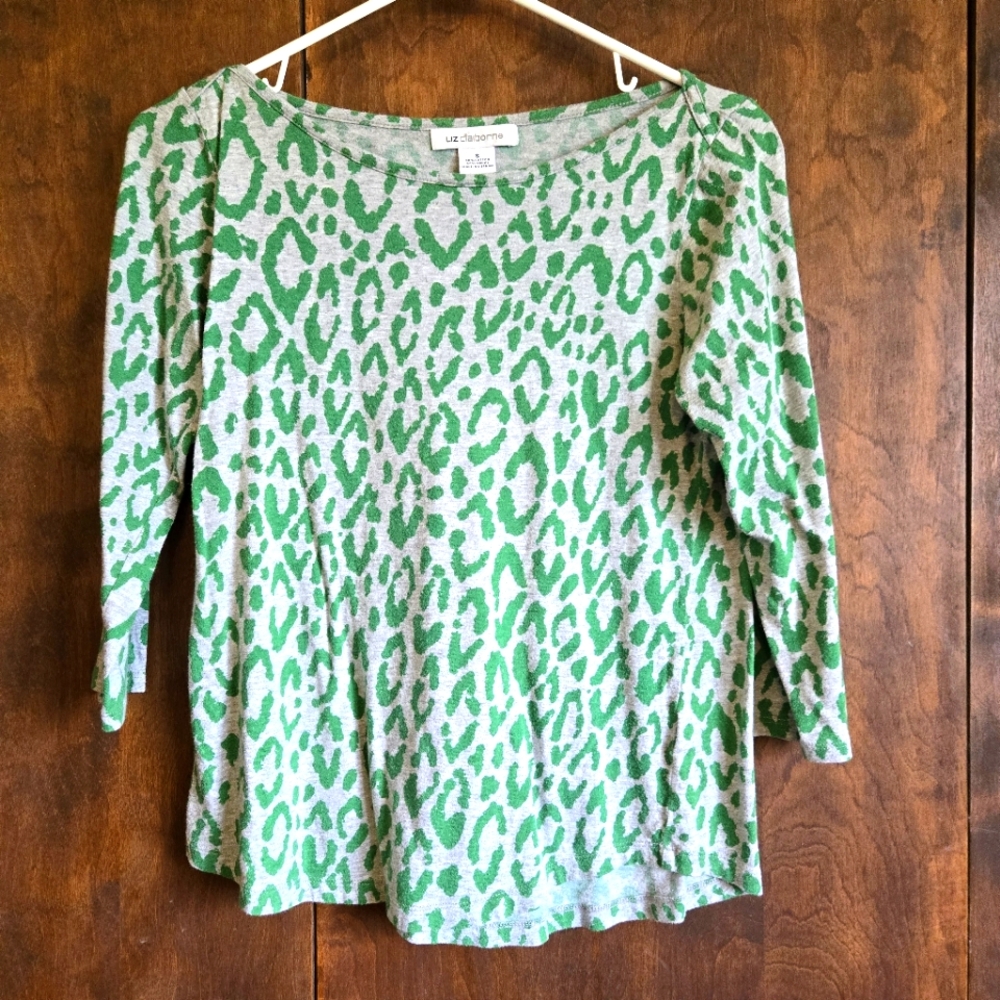 Liz Claiborne Leopard Print Top PTP=18"